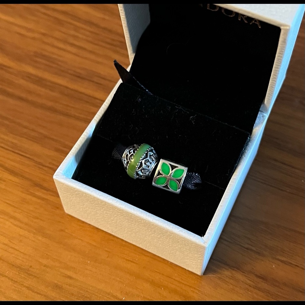 Silver Charms - Picture 1 of 6